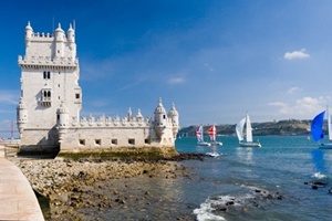 Portugal - Yachten vor dem Turm von Belem