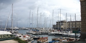 Italy-Naples-yacht-harbour_(2).jpg