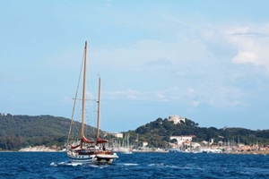 yacht-charters-France-Cote-d-Azur-Hyeres_Hyeres.jpg