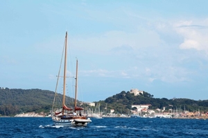 yacht_charters_France_Riviera_Hyeres.jpg